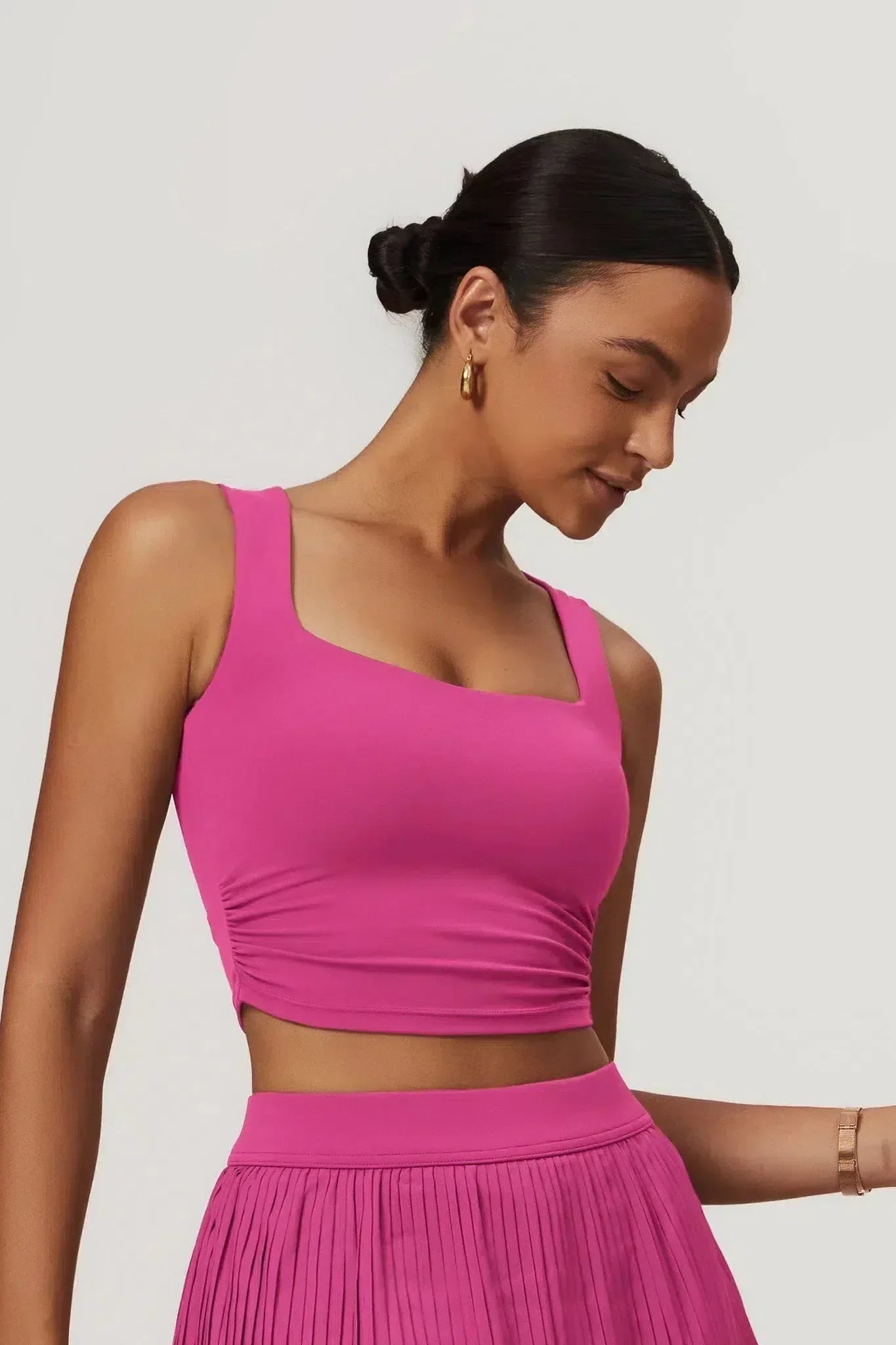 Abriana – Square neckline – Sleek fit top