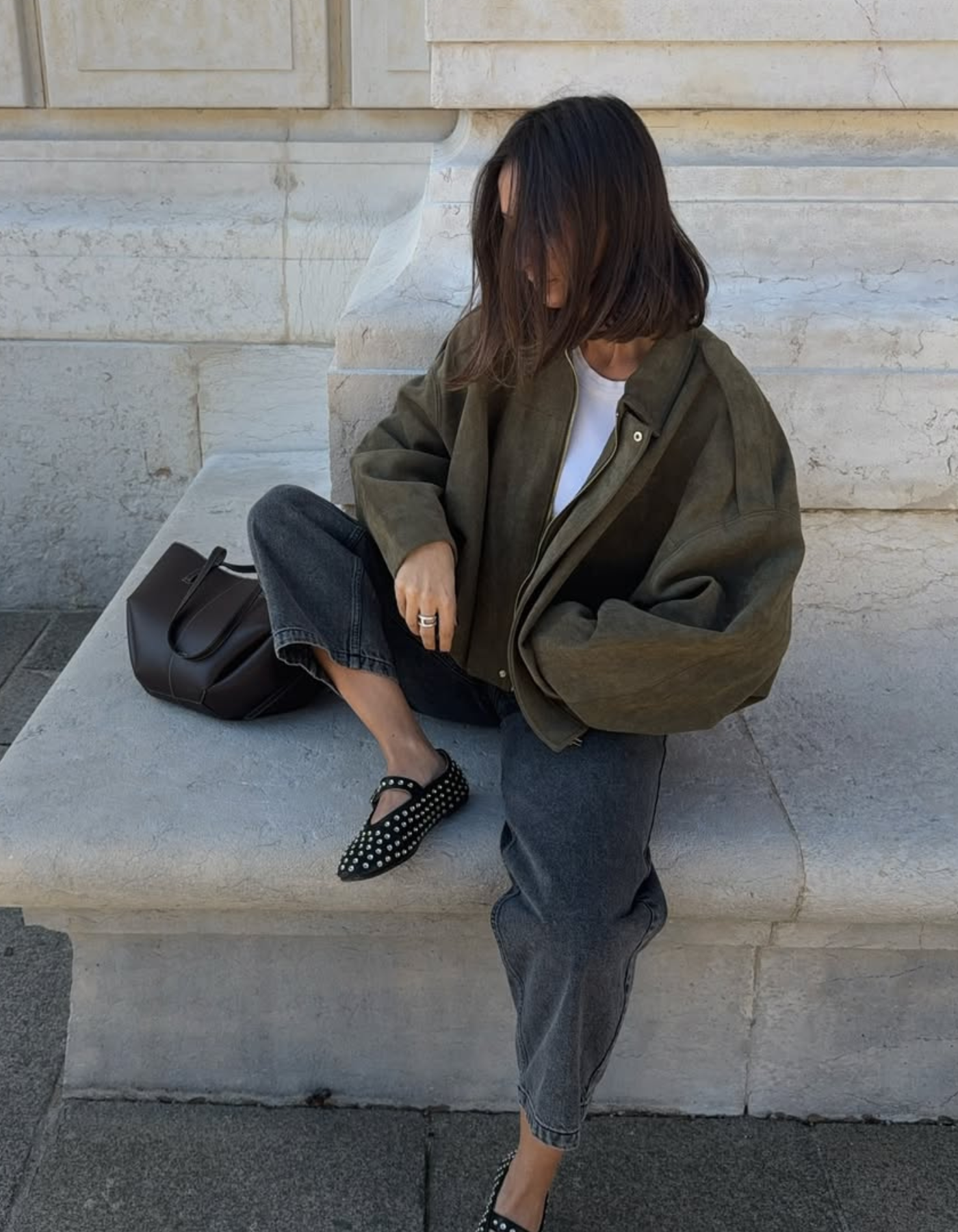 Alanna – Suede cropped jacket – Oversized button detail