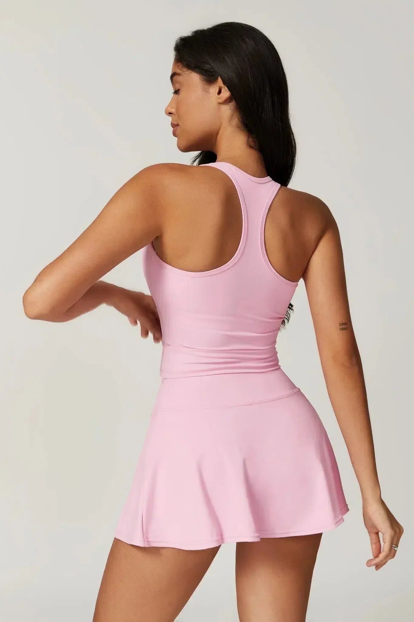 Annika – Square neckline – Sleeveless top