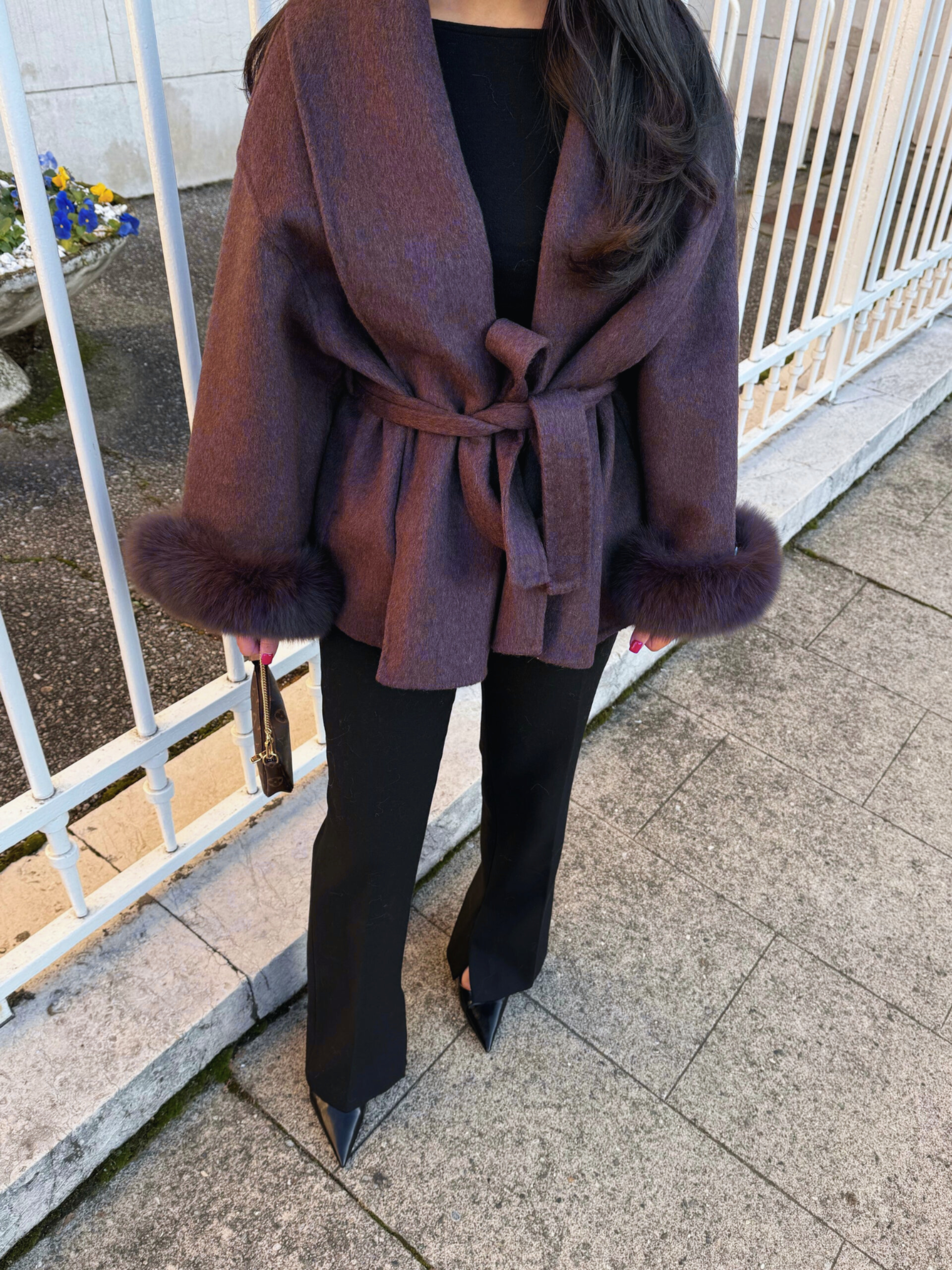 Bellavène – Elegant silhouette – Belted faux fur coat
