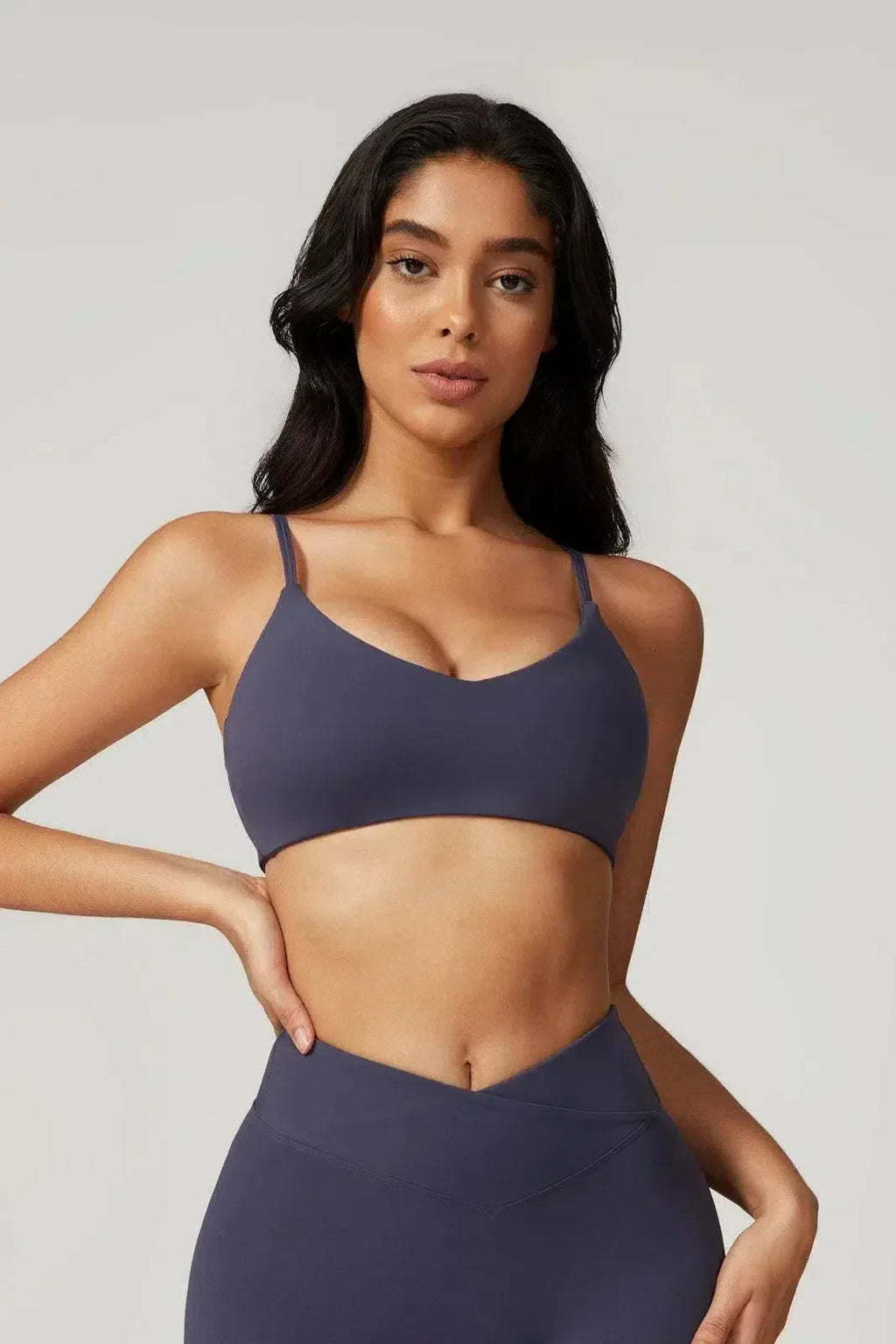 Idalia – V-taille design – Sportbeha en short set