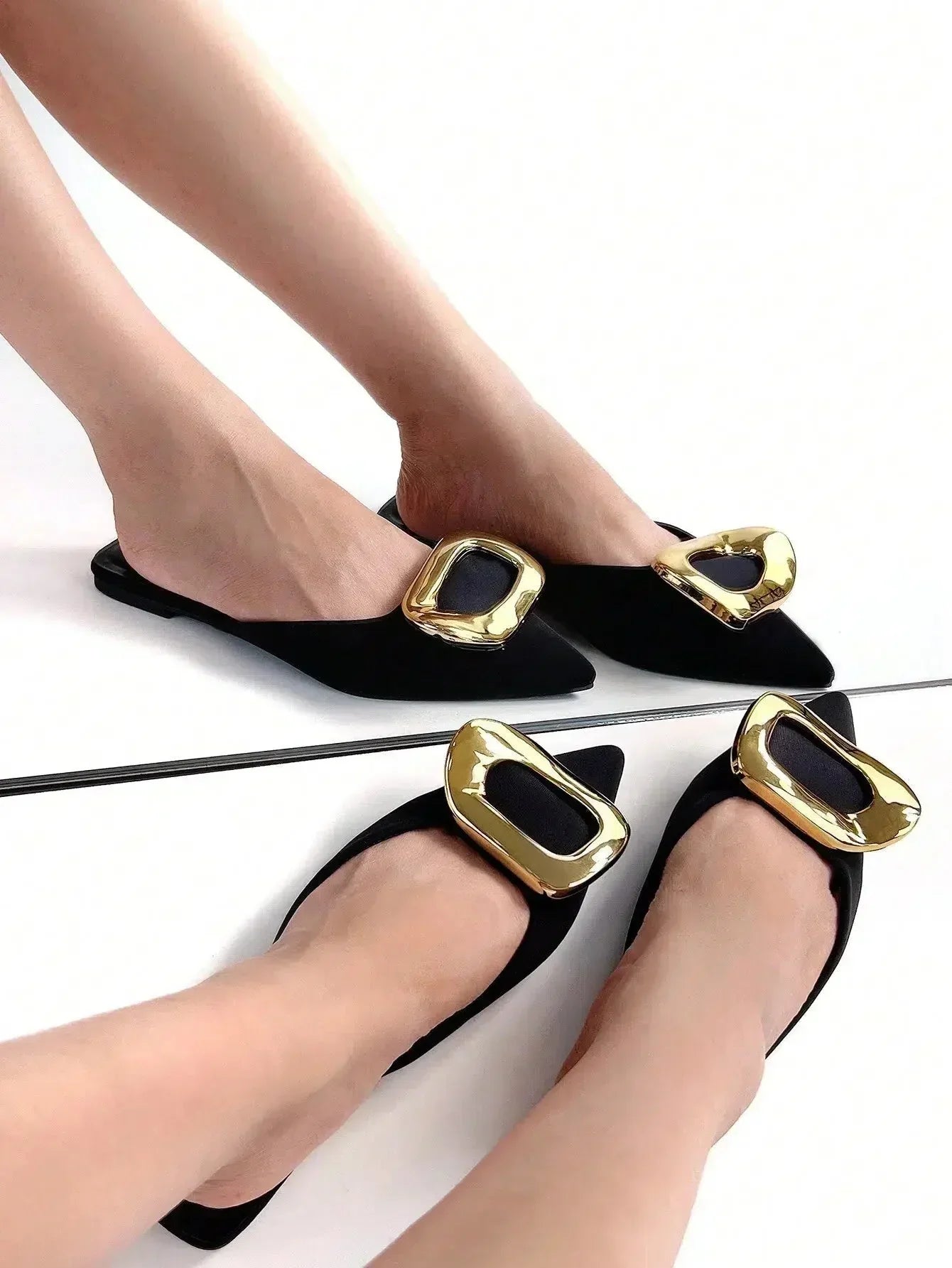 Julisse – Gold buckle – Slides