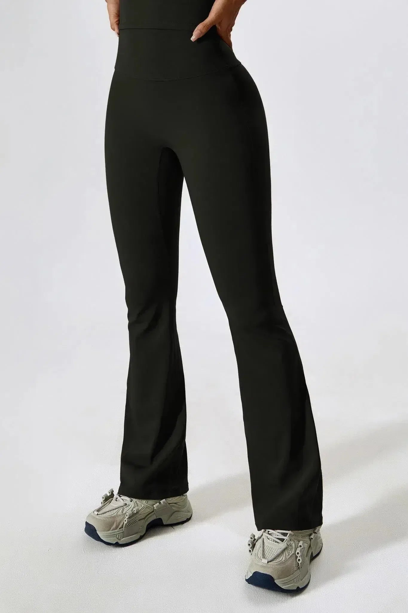 Nicolina – Vierkante halslijn – Top en uitlopende legging set