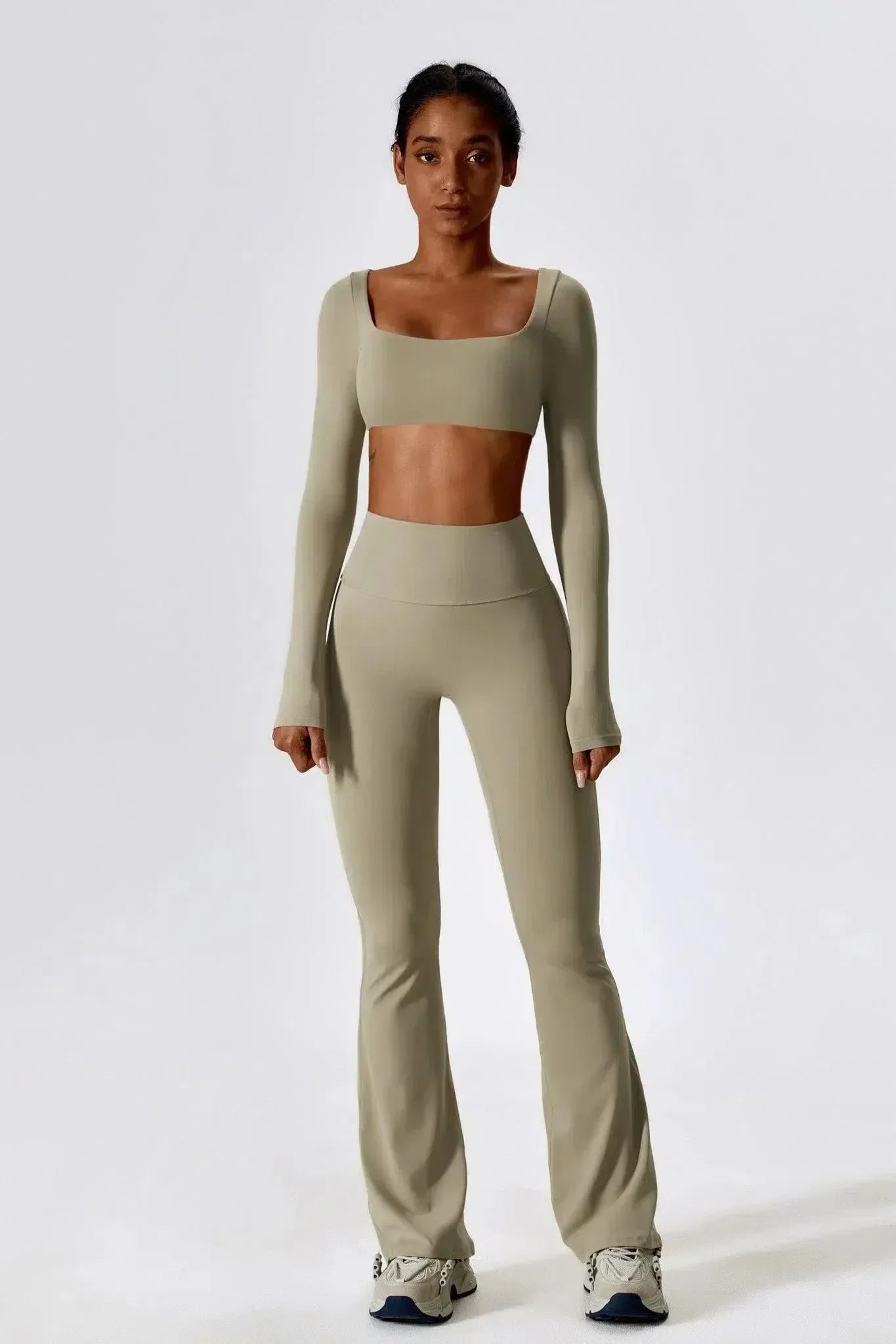 Oceane – Vierkante halslijn – Korte top en legging set