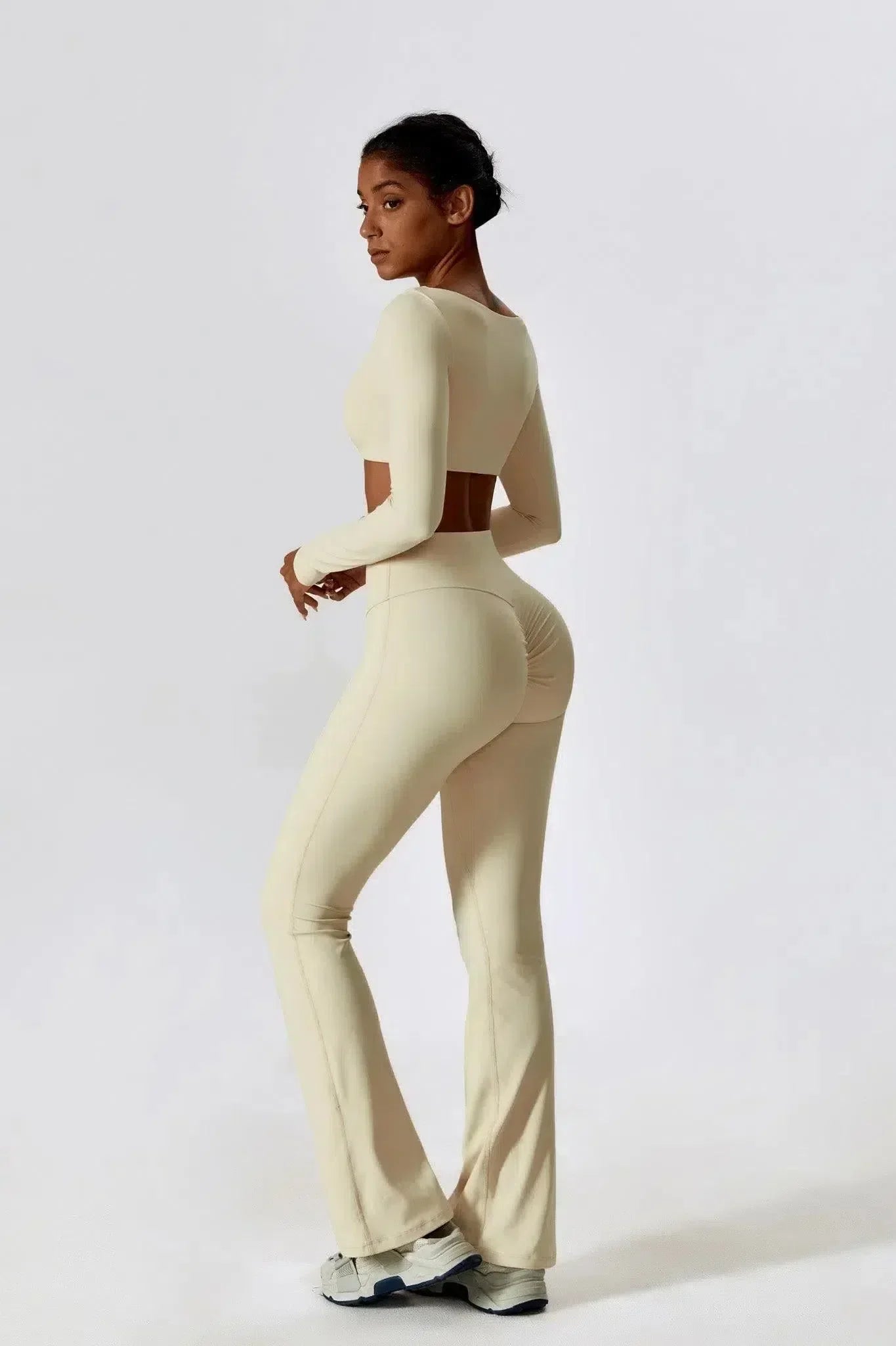 Oceane – Vierkante halslijn – Korte top en legging set