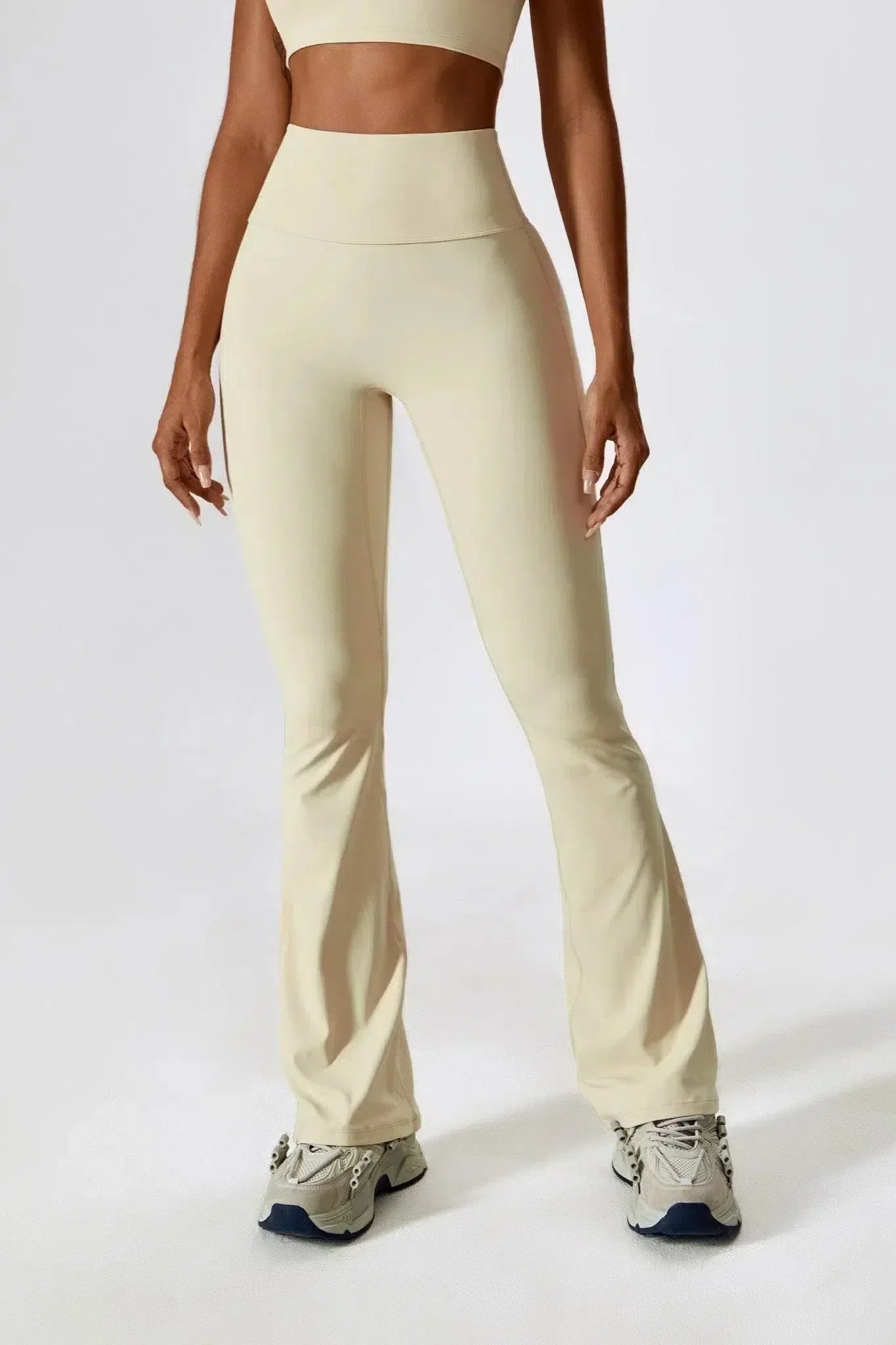 Oceane – Vierkante halslijn – Korte top en legging set