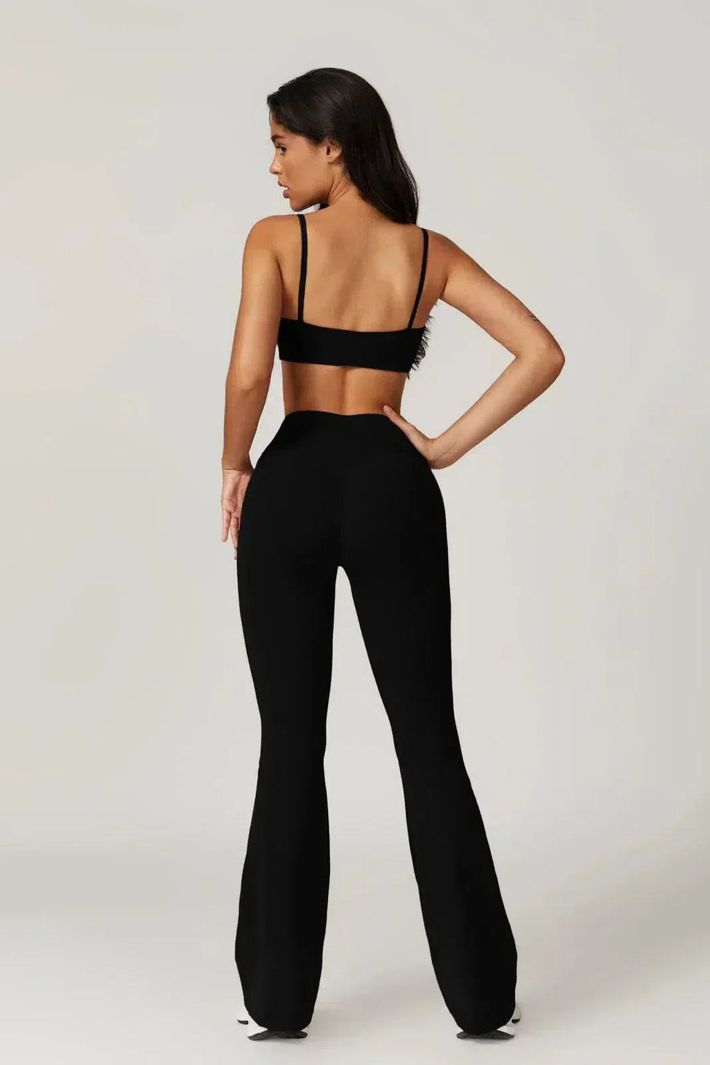 Palmira – U-neckline – Sports bra & flared leggings set