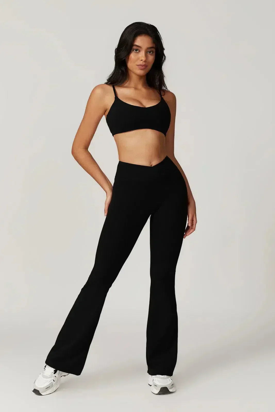 Palmira – U-neckline – Sports bra & flared leggings set