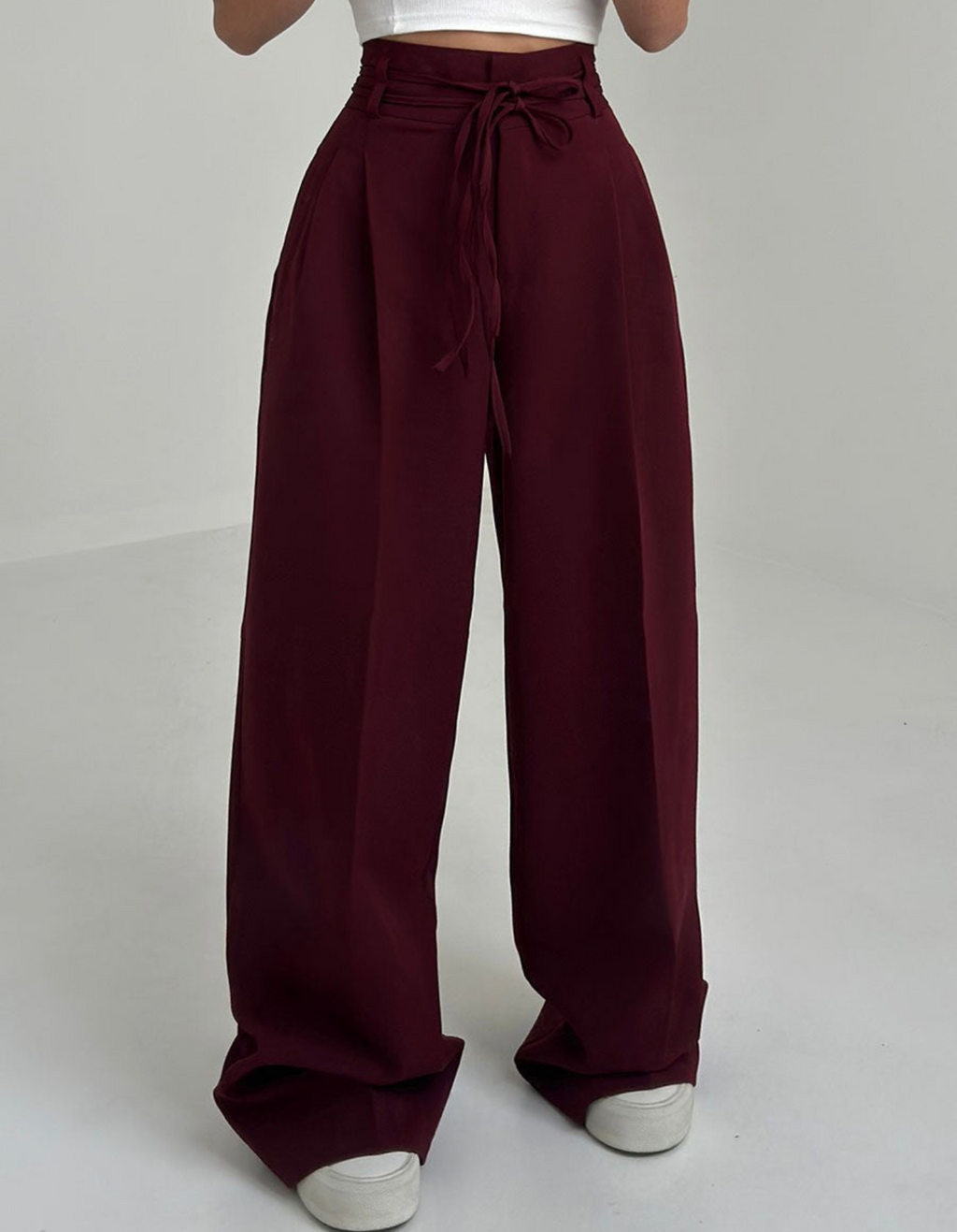 Vittoria – Elegant silhouette – High-waisted trousers